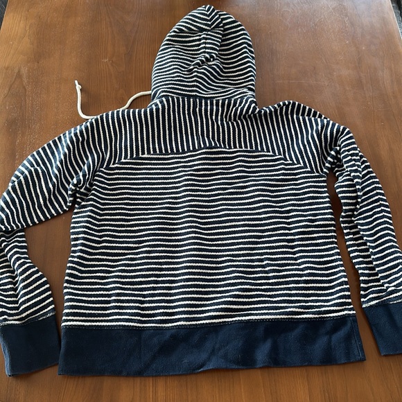 Women’s J.Crew Sweatshirt - Picture 7 of 7